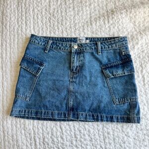 Princess Polly Zakal Cargo Mini Jean Skirt – Mid Wash (US 6 / AU 10)